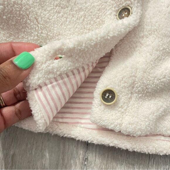 Jessica Simpson Baby Girl’s Cream Sherpa Button Front Sleeveless Vest 18M - Picture 5 of 11